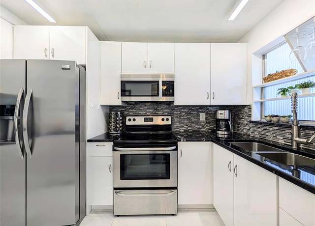 Property at 8021 N Sunrise Lakes Dr #203, Sunrise, FL 33322, 2 beds, 2 baths