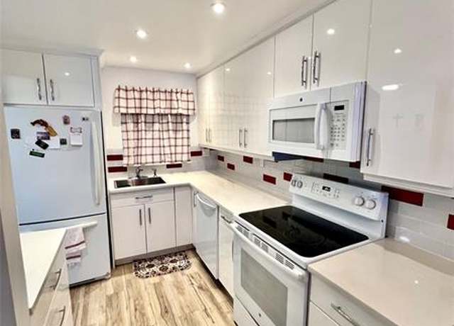 Property at 9660 Sunrise Lakes Blvd #208, Sunrise, FL 33322, 1 bed, 1 bath
