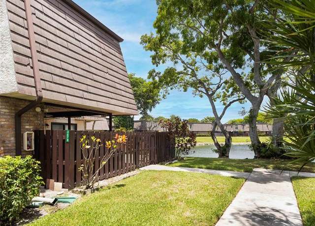 Property at 2678 NW 99th Ave, Coral Springs, FL 33065, 3 beds, 2.5 baths