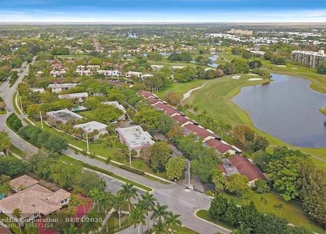 Property at 16145 Laurel Dr #31, Weston, FL 33326, 2 beds, 2 baths