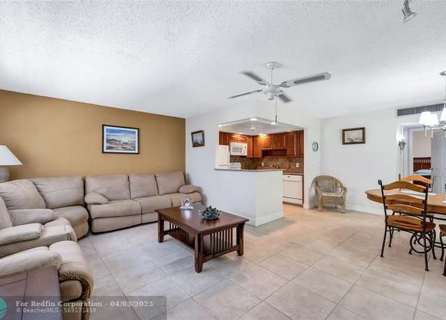 Property at 95 Waterford D Unit D, Delray Beach, FL 33446, 1 bed, 1.5 baths
