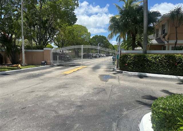 Property at 3263 NW 44th St #6, Fort Lauderdale, FL 33309, 3 beds, 2.5 baths