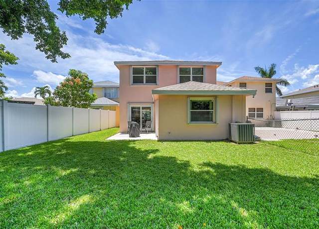 Property at 4042 Eastridge Cir, Deerfield Beach, FL 33064, 3 beds, 2.5 baths