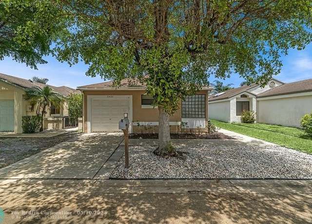 Property at 3421 NW 22nd Pl, Coconut Creek, FL 33066, 2 beds, 2 baths