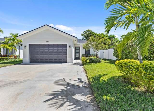 Property at 6810 Church St, Jupiter, FL 33458, 4 beds, 2 baths