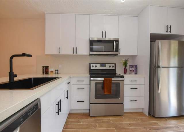 Property at 5200 E Club Cir #104, Boca Raton, FL 33487, 2 beds, 2 baths