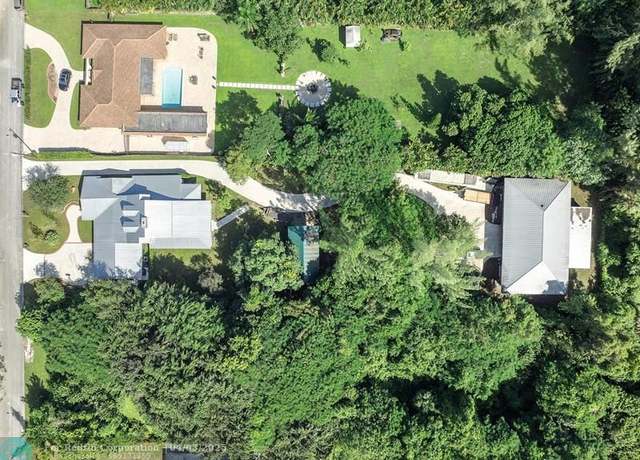 Property at 400 NE Farmington Dr, Plantation, FL 33317, 4 beds, 3 baths