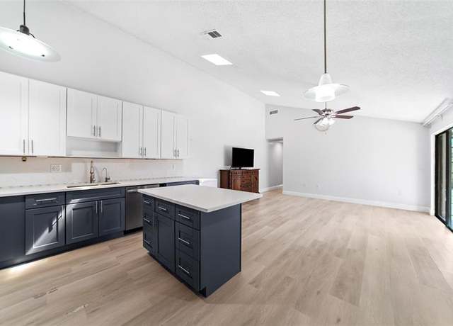 Property at 9986 Boca Gardens Trl Unit C, Boca Raton, FL 33496, 3 beds, 2 baths