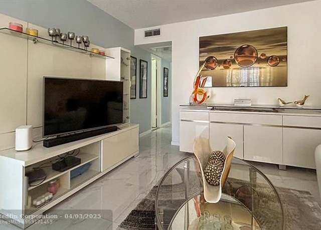 Property at 9 Tilford A #9, Deerfield Beach, FL 33442, 2 beds, 1.5 baths