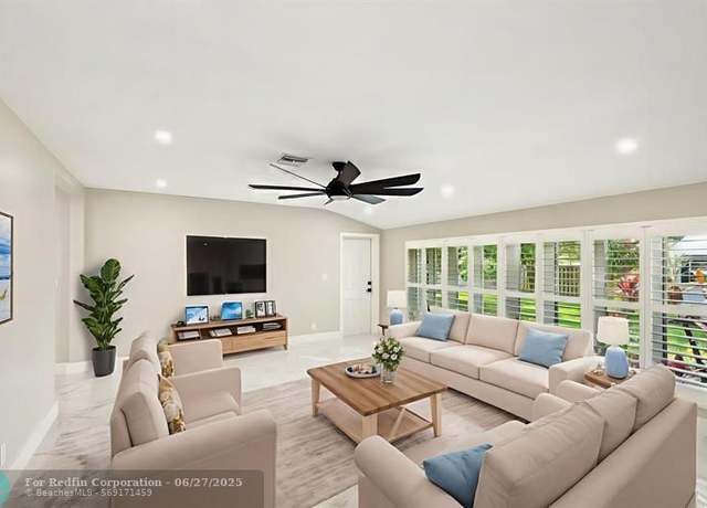 Property at 720 NE 2nd St, Pompano Beach, FL 33060, 3 beds, 2 baths