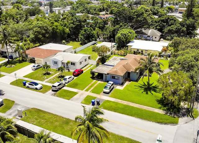 Property at 433 N 26th Ave, Hollywood, FL 33020, 3 beds, 3 baths