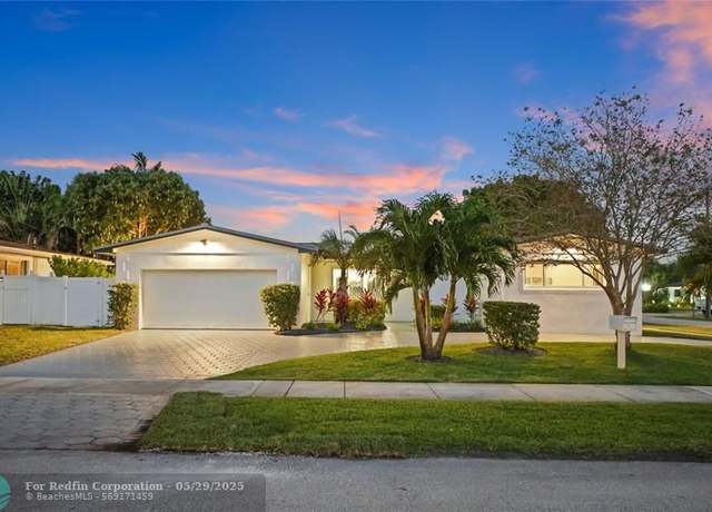 Property at 20921 NE 24th Ave, Aventura, FL 33180, 4 beds, 3 baths