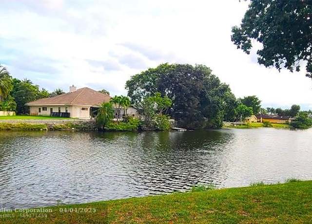 Property at 220 Wimbledon Lake Dr #220, Plantation, FL 33324, 3 beds, 2 baths