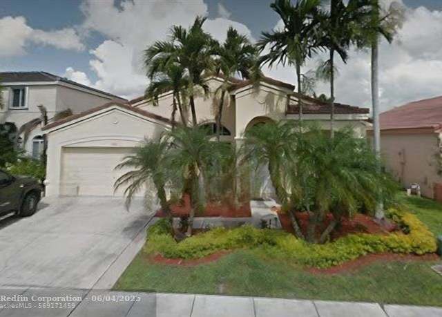 Property at 1550 SW 106th Ter, Davie, FL 33324, 4 beds, 3 baths