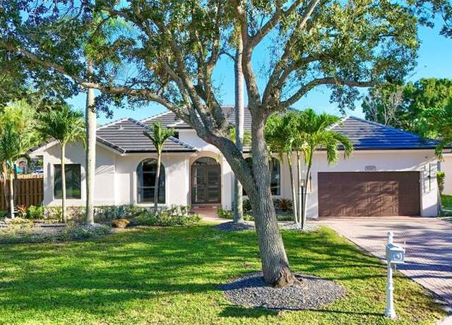 Property at 16260 Owasco Cir, Davie, FL 33331, 4 beds, 2.5 baths