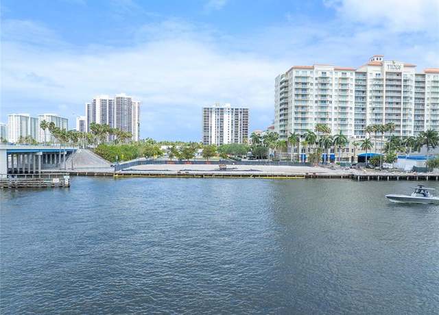 Property at 3000 E Oakland Park Blvd #302, Fort Lauderdale, FL 33306, 2 beds, 2 baths