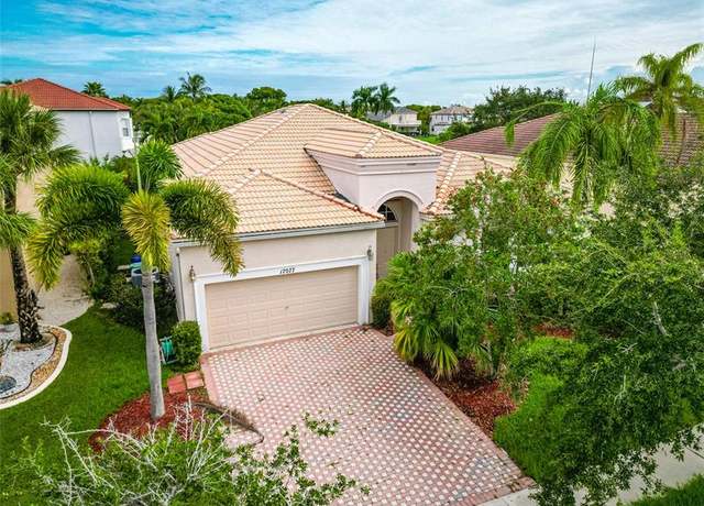 Property at 17077 SW 53rd Ct, Miramar, FL 33027, 4 beds, 2.5 baths