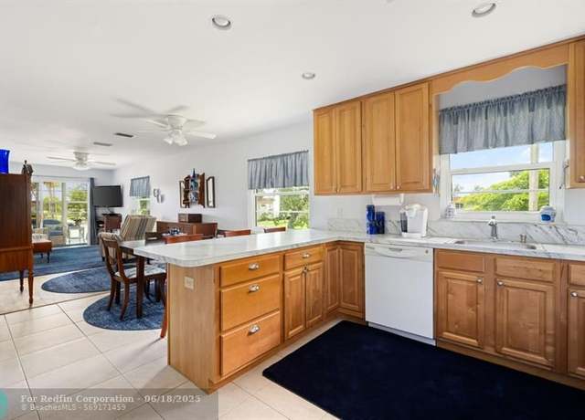 Property at 61 Woodland Dr, Vero Beach, FL 32962, 2 beds, 2 baths