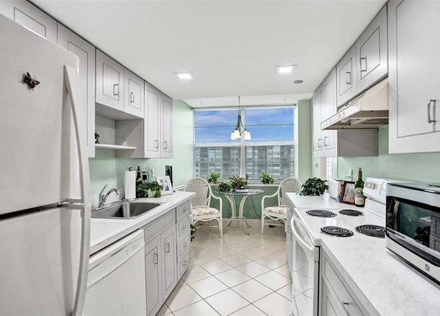 Property at 1100 Saint Charles Pl #612, Pembroke Pines, FL 33026, 2 beds, 2 baths