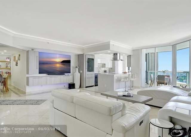 Property at 21205 Yacht Club Dr #3105, Aventura, FL 33180, 3 beds, 2 baths