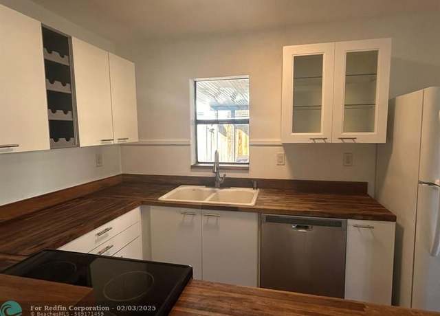 Property at 520 NE 58th St, Fort Lauderdale, FL 33334, 2 beds, 1 bath