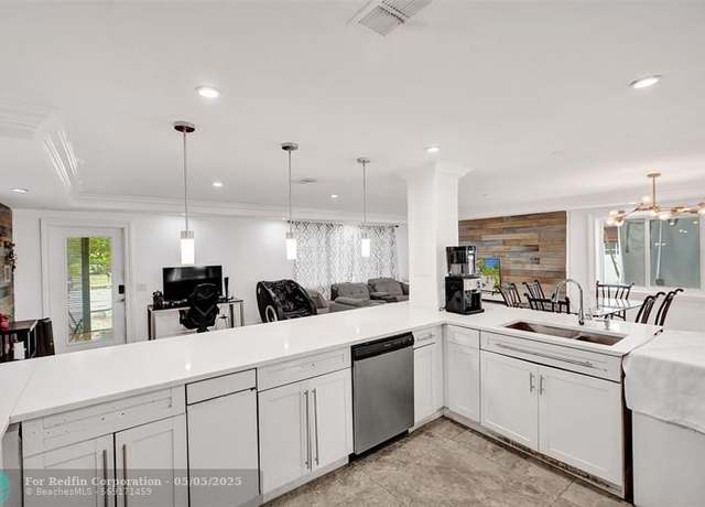 Property at 2131 NW 4th St, Pompano Beach, FL 33069, 3 beds, 2 baths