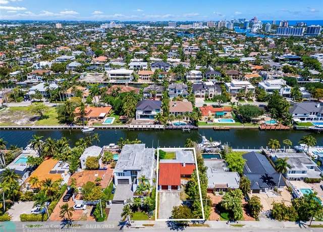 Property at 2417 E Las Olas Blvd, Fort Lauderdale, FL 33301, 2 beds, 2 baths
