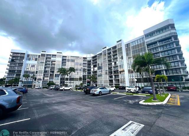 Property at 800 Parkview Dr #528, Hallandale, FL 33009, 2 beds, 2 baths