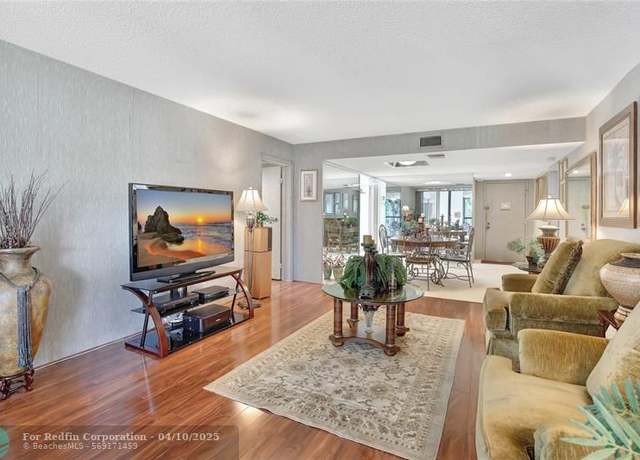 Property at 16325 Golf Club Rd #210, Weston, FL 33326, 2 beds, 2.5 baths