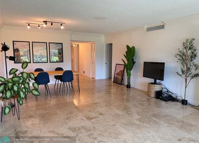 Property at 3000 N Palm Aire Dr #107, Pompano Beach, FL 33069, 3 beds, 2 baths