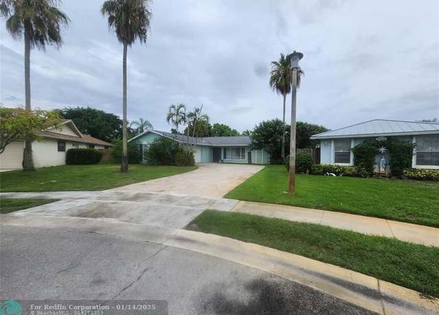 Property at 1171 Gloucester Ct, Wellington, FL 33414, 4 beds, 2 baths