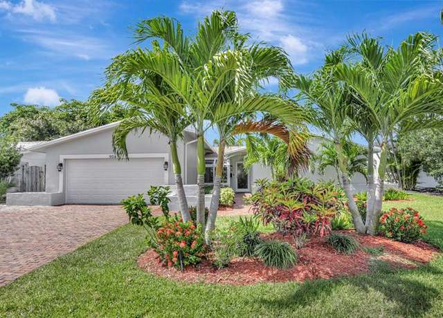 Property at 906 SE 10th St, Pompano Beach, FL 33060, 4 beds, 2 baths