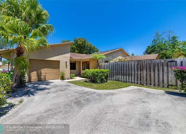 Property at 801 NW 25th Ave Unit B, Delray Beach, FL 33445, 2 beds, 2 baths