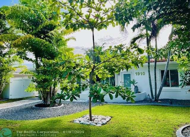 Property at 1910 NE 17th Ter, Fort Lauderdale, FL 33305, 3 beds, 2 baths