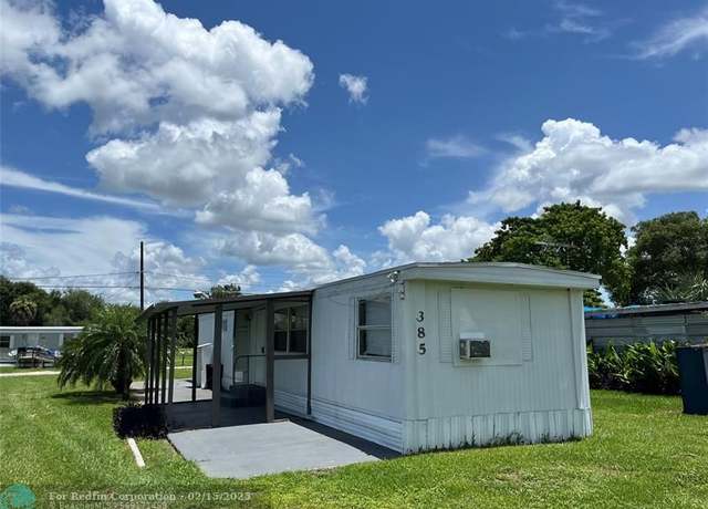 Property at 385 Ave H, FL 33471, 2 beds, 1.5 baths