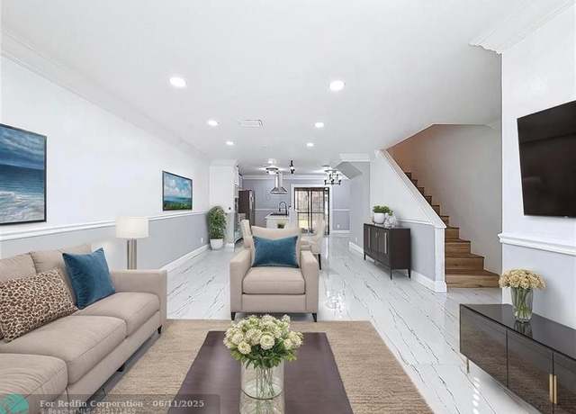 Property at 613 NW 47th St, Deerfield Beach, FL 33064, 2 beds, 2.5 baths