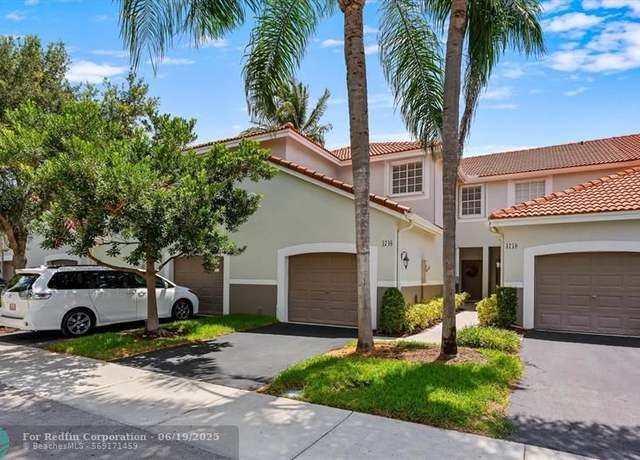 Property at 3748 San Simeon Cir #3748, Weston, FL 33331, 3 beds, 2.5 baths
