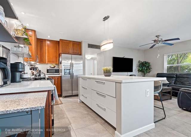 Property at 4050 NE 12th Ter Unit 36-2, Oakland Park, FL 33334, 2 beds, 1 bath