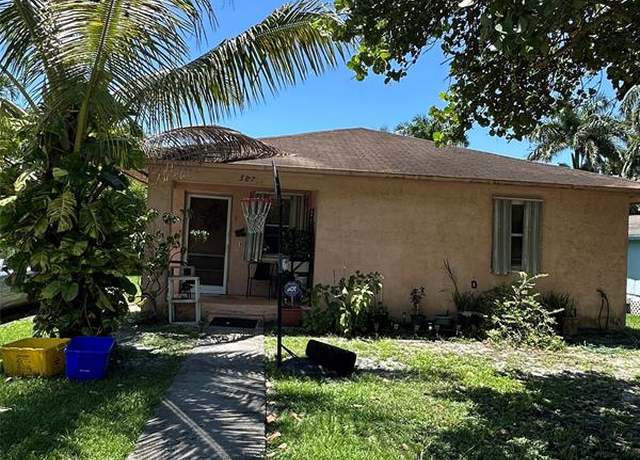 Property at 387 Cypress Ave, Pahokee, FL 33476, 2 beds, 1 bath