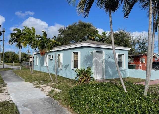 Property at 417 SW 7th Ter, Dania, FL 33004, 3 beds, 2 baths
