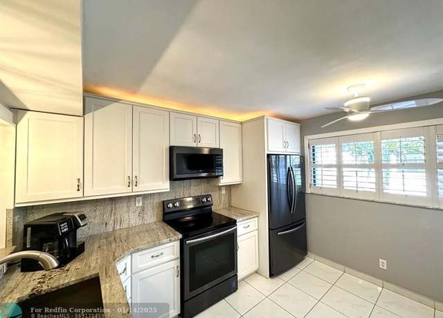 Property at 15450 Pembridge Ave Unit 189-E, Delray Beach, FL 33484, 2 beds, 2 baths