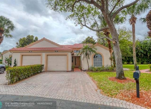 Property at 7934 Coral Pointe Dr, Delray Beach, FL 33446, 2 beds, 2 baths