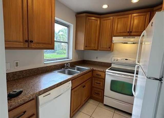 Property at 4100 Crystal Lake Dr #109, Deerfield Beach, FL 33064, 2 beds, 1.5 baths