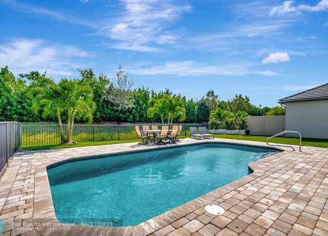 Property at 5008 Blistering Way, FL 33467, 3 beds, 2.5 baths