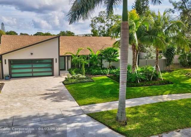 Property at 1388 Gallinule Cir, Delray Beach, FL 33444, 4 beds, 3 baths