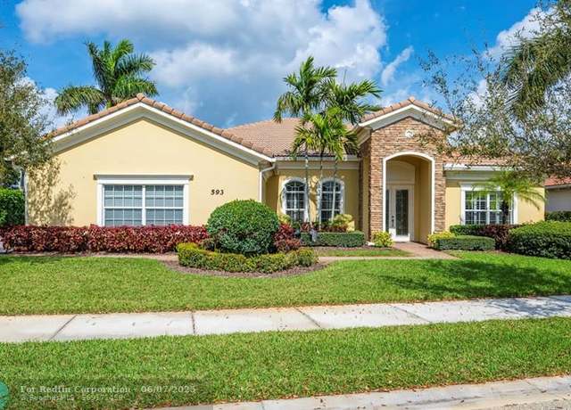 Property at 593 SE Tres Belle Cir, Stuart, FL 34997, 2 beds, 2 baths