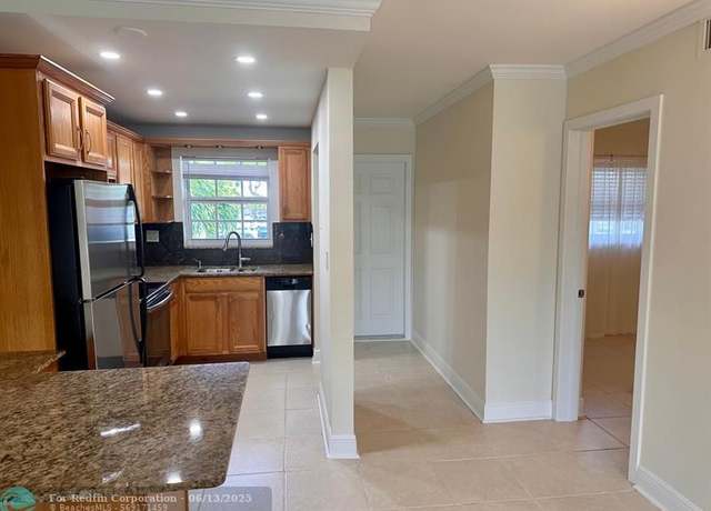 Property at 2901 NE 51st St #10, Fort Lauderdale, FL 33308, 2 beds, 2 baths