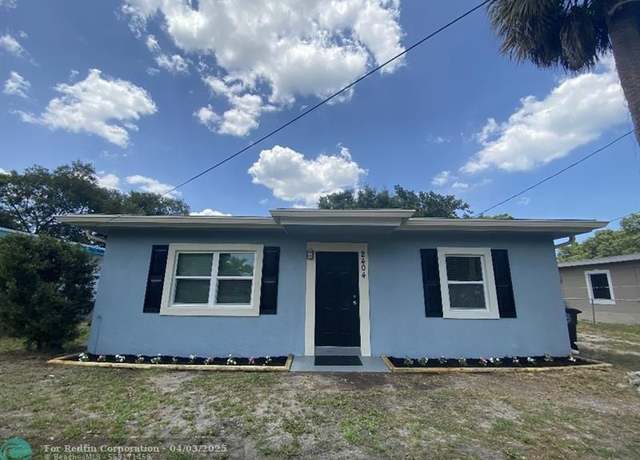 Property at 2404 Florida Ave, Fort Pierce, FL 34950, 2 beds, 1 bath