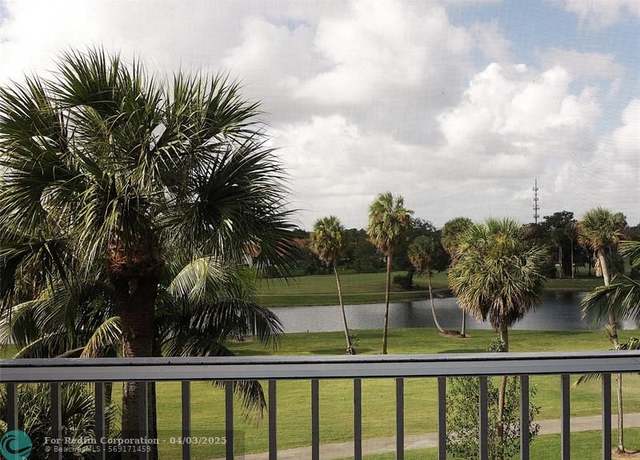 Property at 3970 Oaks Clubhouse Dr #402, Pompano Beach, FL 33069, 3 beds, 2.5 baths