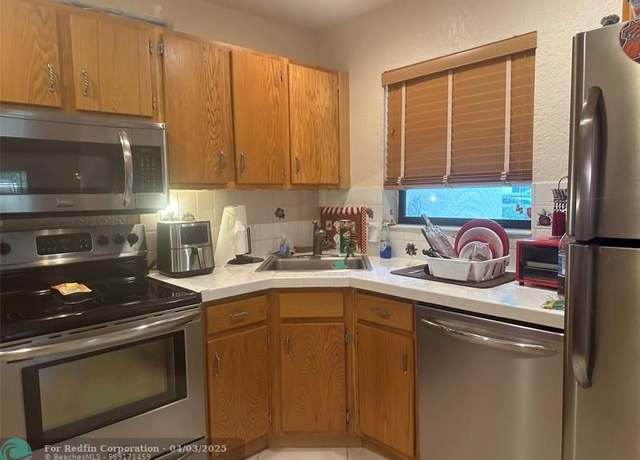 Property at 3281 Cocoplum Cir #3281, Coconut Creek, FL 33063, 2 beds, 2 baths